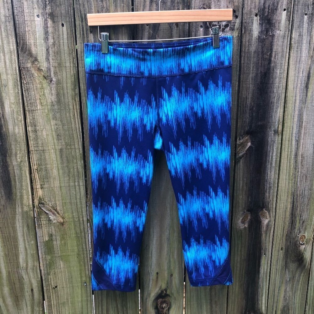 Under Armour Blue Pattern Capris Sz M - Picture 5 of 8